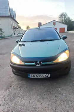 Peugeot 206 2002 - пробег 245 тыс. км