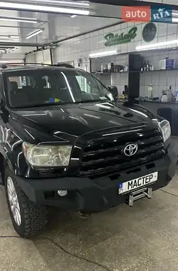 Toyota Sequoia 2008 - пробег 370 тыс. км