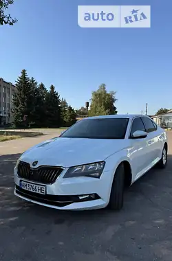 Skoda Superb 2015 - пробіг 240 тис. км