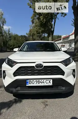 Toyota RAV4 2019 - пробег 29 тыс. км