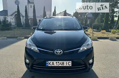 Toyota Verso 2015 - пробег 212 тыс. км