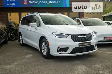 Chrysler Pacifica 2021 - пробіг 128 тис. км