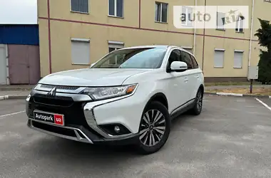 Mitsubishi Outlander 2018 - пробег 51 тыс. км