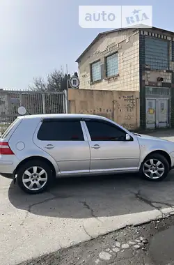 Volkswagen Golf 2003 - пробіг 107 тис. км