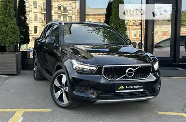 Volvo XC40 2020 - пробег 69 тыс. км