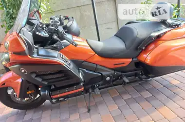 Honda GL 1800 Gold Wing 2013 - пробег 25 тыс. км