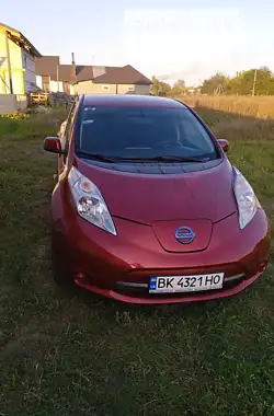 Nissan Leaf 2015 - пробіг 320 тис. км