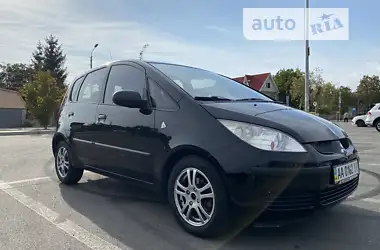 Mitsubishi Colt 2006 - пробег 111 тыс. км