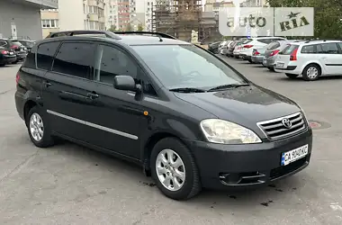 Toyota Avensis Verso 2003 - пробег 140 тыс. км