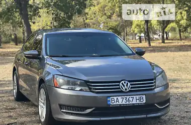 Volkswagen Passat 2011 - пробіг 242 тис. км