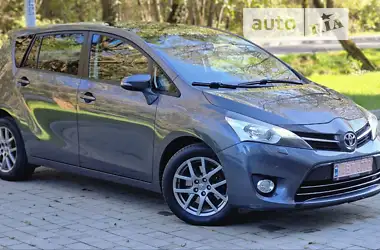 Toyota Verso 2013 - пробіг 194 тис. км