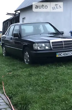 Mercedes-Benz 190 1992 - пробег 333 тыс. км