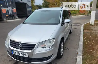 Volkswagen Touran 2007 - пробіг 355 тис. км