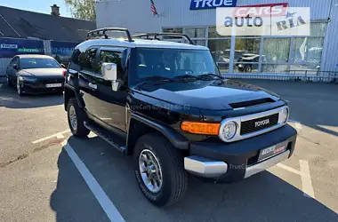 Toyota FJ Cruiser 2013 - пробіг 131 тис. км