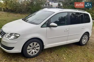 Volkswagen Touran 2009 - пробег 280 тыс. км