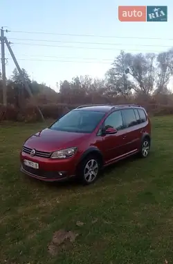Volkswagen Cross Touran 2011 - пробіг 137 тис. км