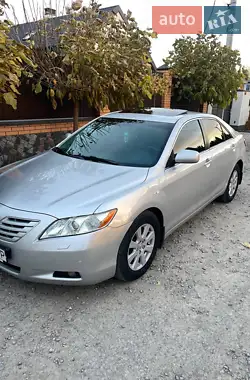 Toyota Camry 2008 - пробег 307 тыс. км