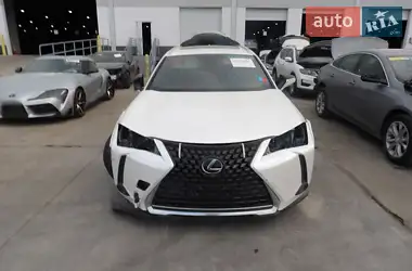 Lexus UX 2019 - пробег 83 тыс. км