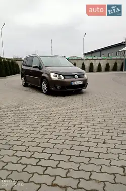 Volkswagen Touran 2010 - пробег 280 тыс. км