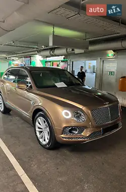 Bentley Bentayga 2016 - пробег 100 тыс. км
