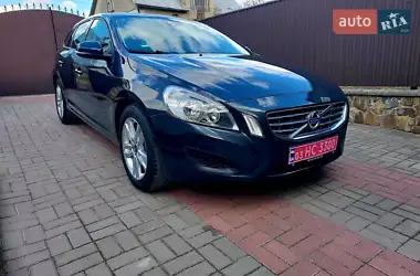Volvo V60 2012 - пробег 243 тыс. км