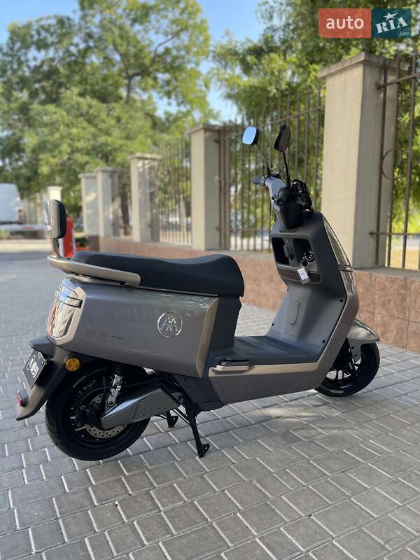 Скутер AIMA Journey King