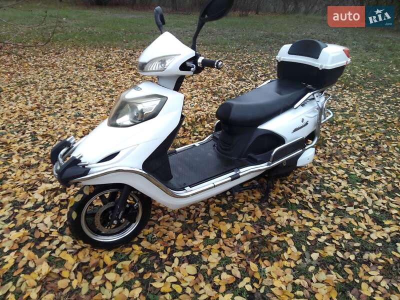 Скутер AIMA Journey King