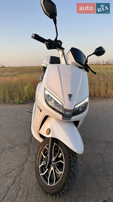 Скутер AIMA M3