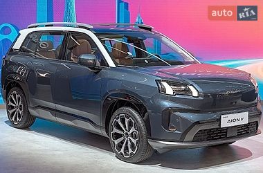 AION Y  2022