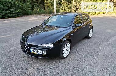 Alfa Romeo 147  2005