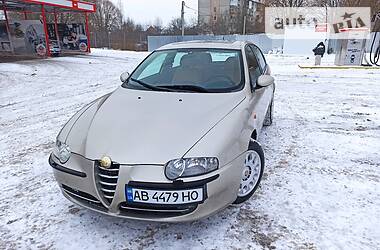 Alfa Romeo 147  2004