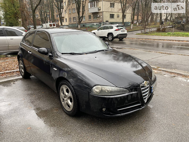 Хэтчбек Alfa Romeo 147