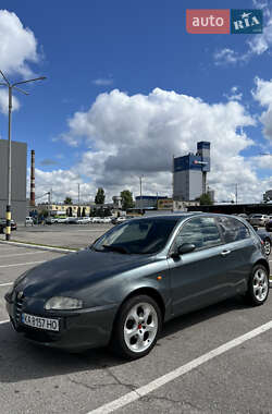 Alfa Romeo 147  2001