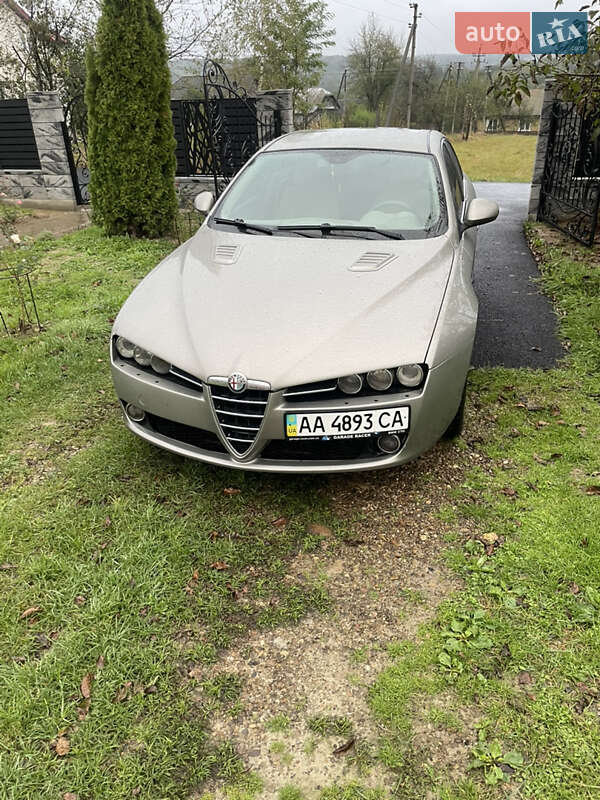 Седан Alfa Romeo 159
