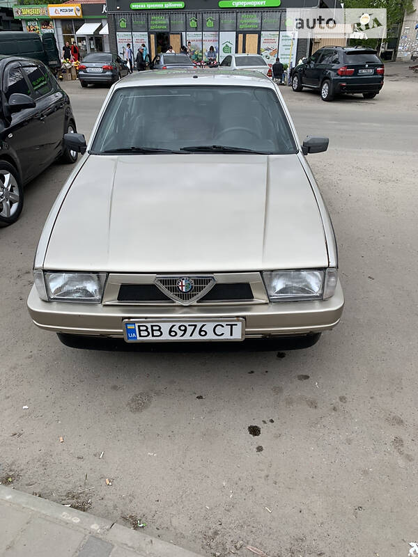 Седан Alfa Romeo 75