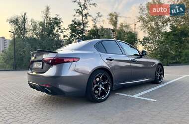 Alfa Romeo Giulia  2017