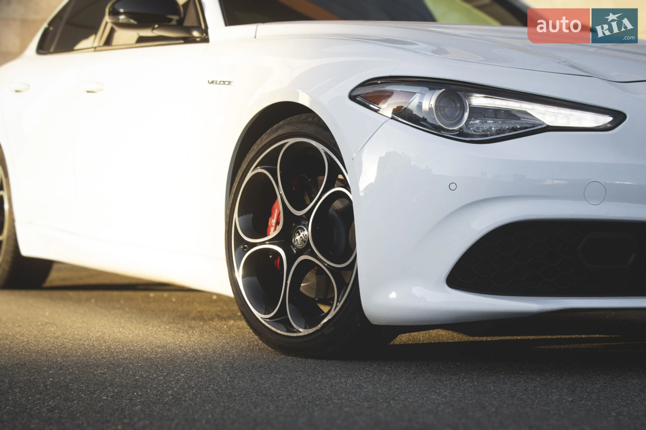 2022 Alfa Romeo Giulia - мініатюра 2