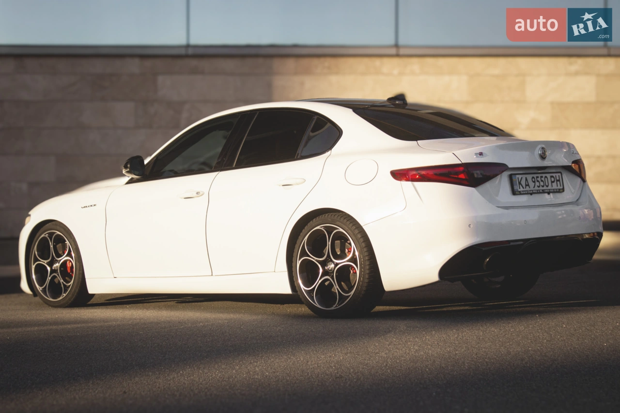 2022 Alfa Romeo Giulia - мініатюра 5