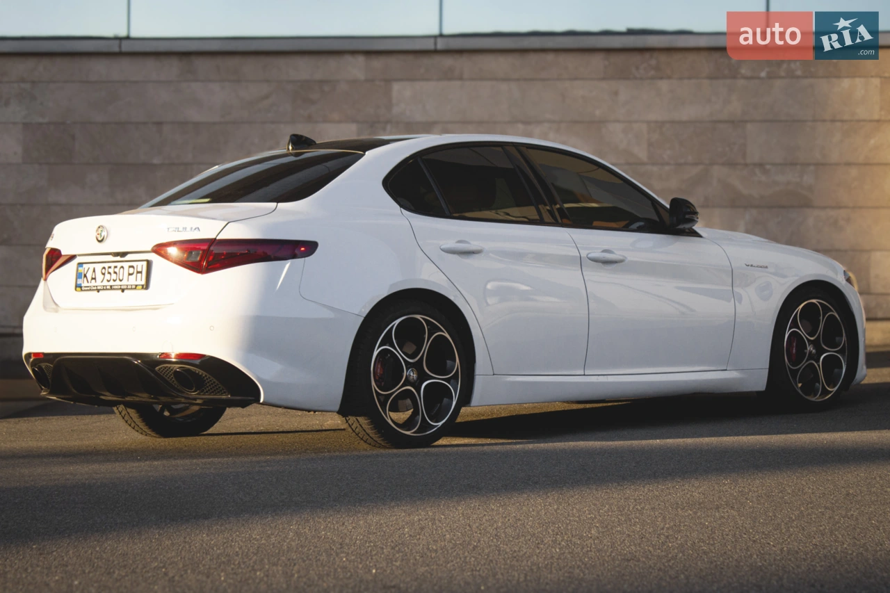 2022 Alfa Romeo Giulia - мініатюра 3