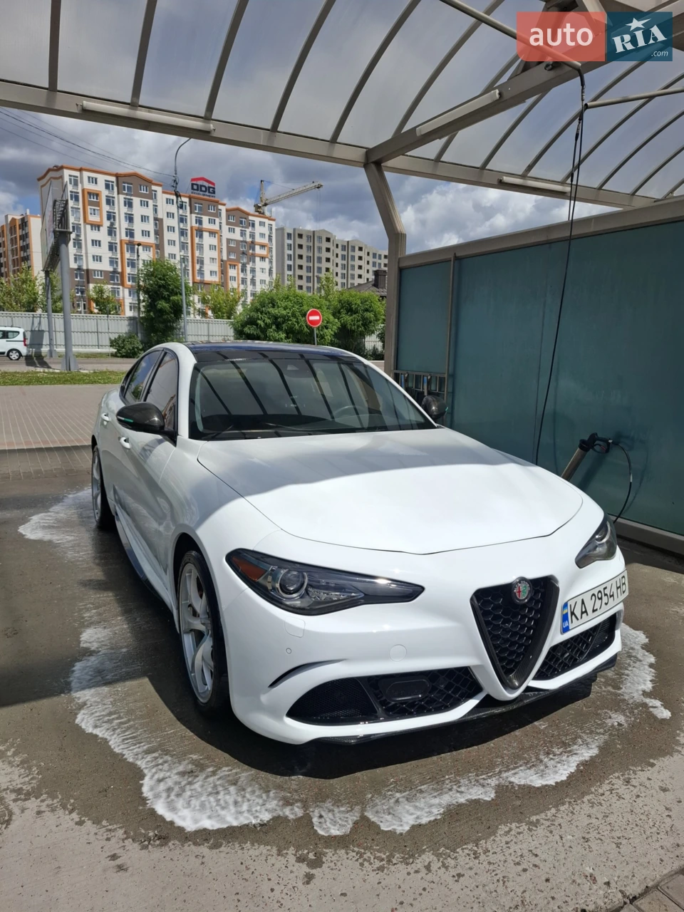 2017 Alfa Romeo Giulia - мініатюра 3