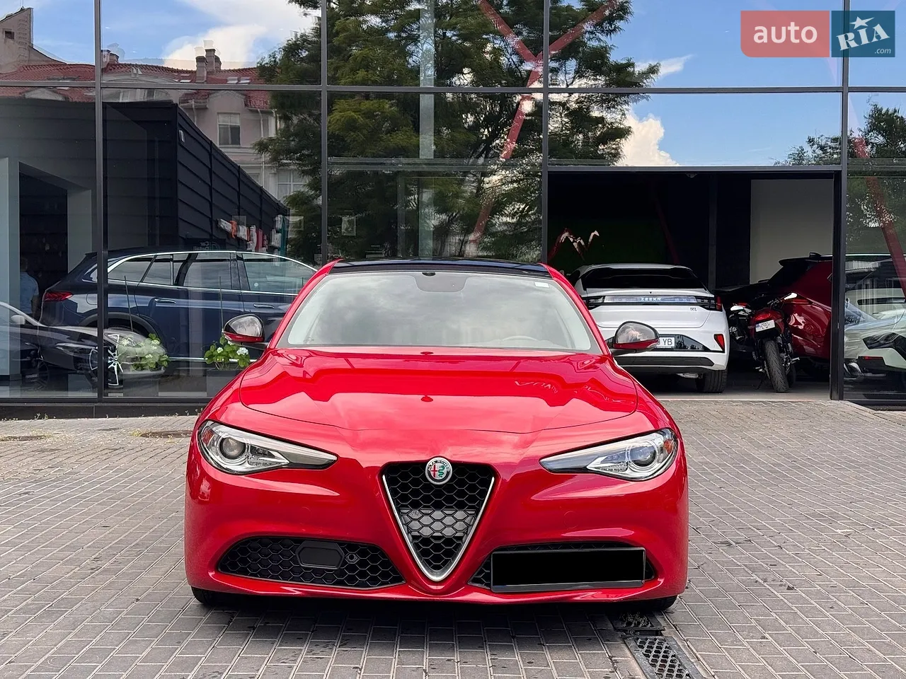 2017 Alfa Romeo Giulia - мініатюра 2