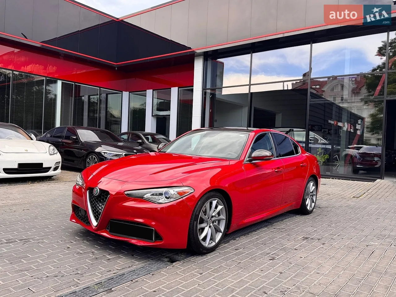 2017 Alfa Romeo Giulia - мініатюра 3