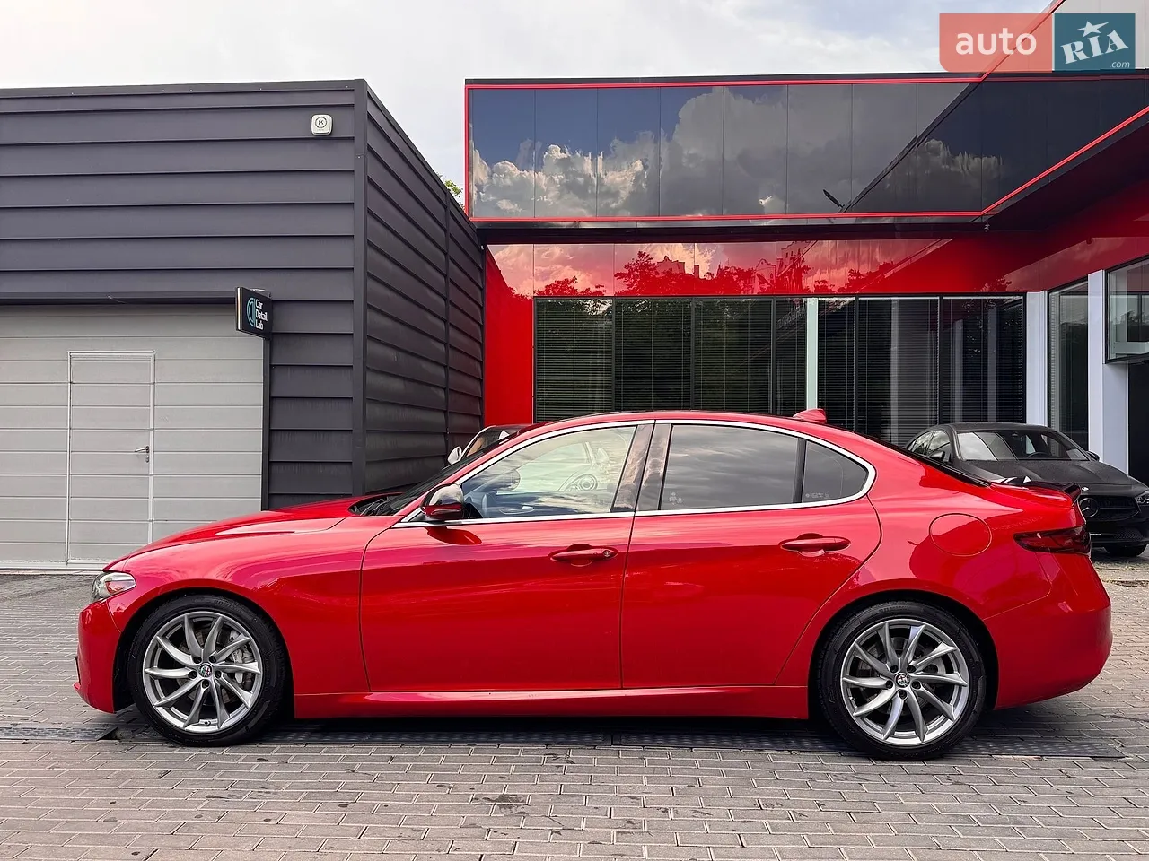 2017 Alfa Romeo Giulia - мініатюра 4