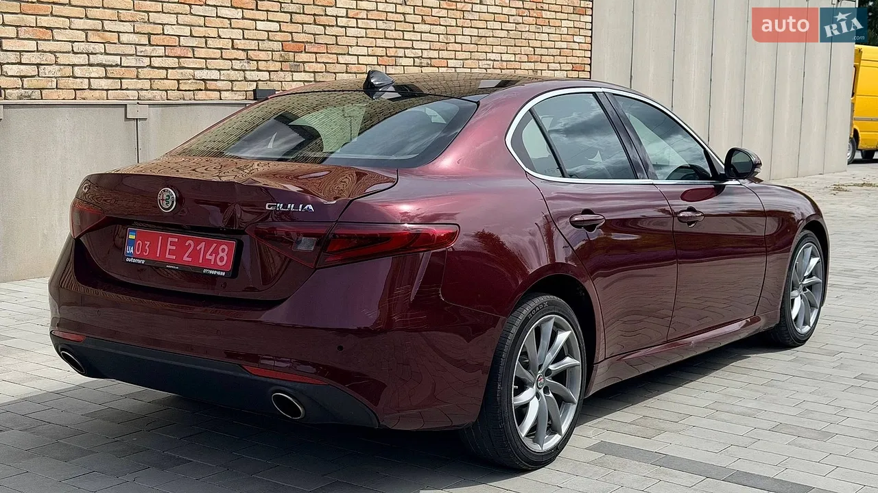 2017 Alfa Romeo Giulia - мініатюра 4