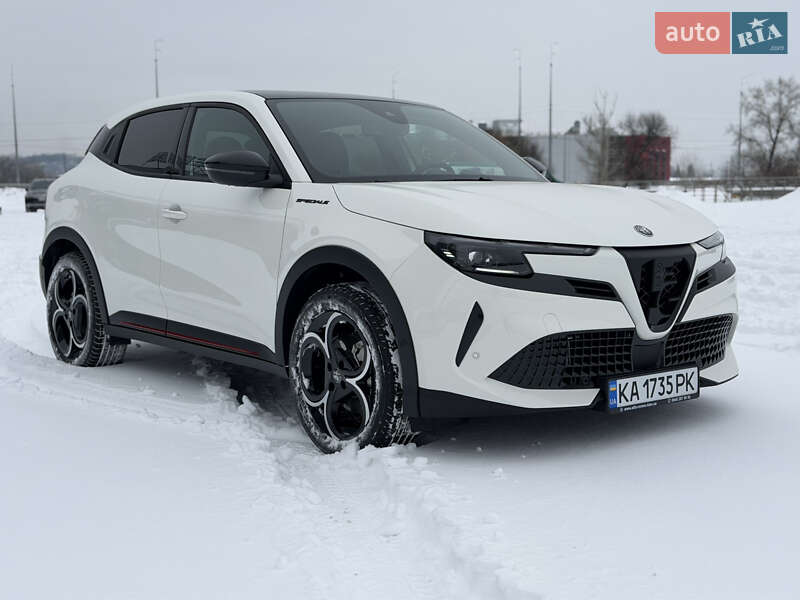 Легкові Alfa Romeo Junior