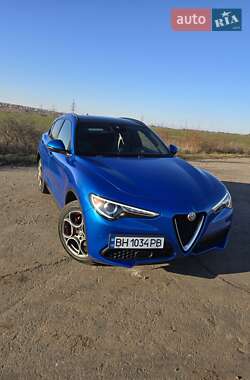 Alfa Romeo Stelvio  2017