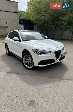 Alfa Romeo Stelvio  2017