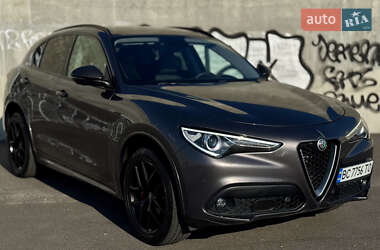 Alfa Romeo Stelvio  2018