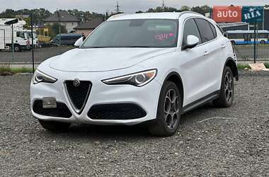Alfa Romeo Stelvio  2017