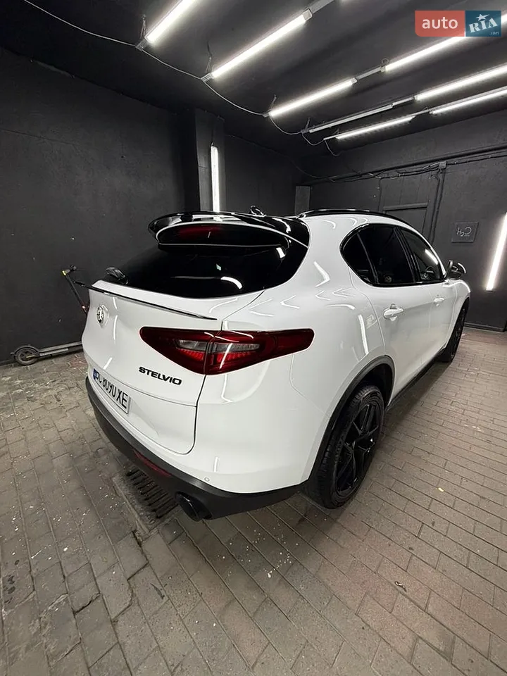 2018 Alfa Romeo Stelvio - мініатюра 2